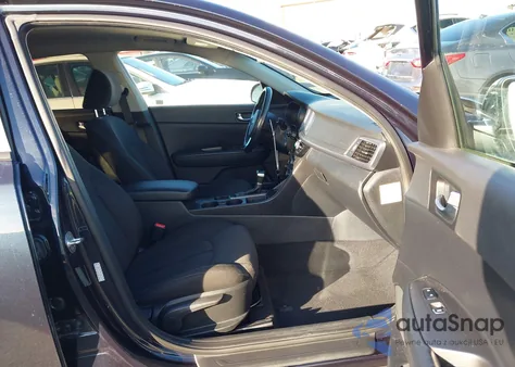 2018 Kia Optima Hybrid Premium z USA, uszkodzony, nr VIN KNAGT4LE1J5024247